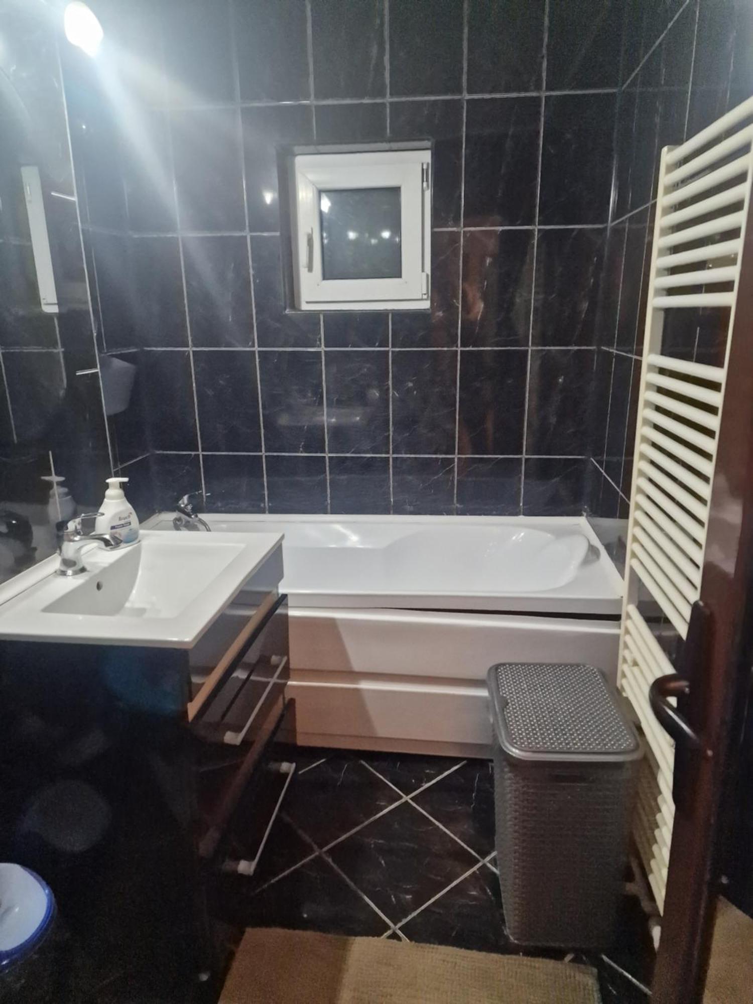 2 Bedrooms Apartment. Galaţi Exteriér fotografie